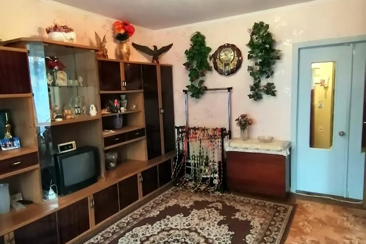Продам квартиру Олексіївська вул., 11, Солом'янський р-н, Київ, Олександрівська слобідка  2 кімнати, 1 поверх 9-пов.  65 000 $ 