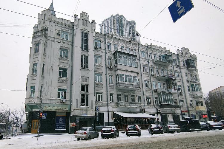 Продам квартиру Саксаганского, 33/35, Голосіївський р-н, Київ  3 кімнати, 3 поверх 5-пов., дореволюційний  150 000 $ 