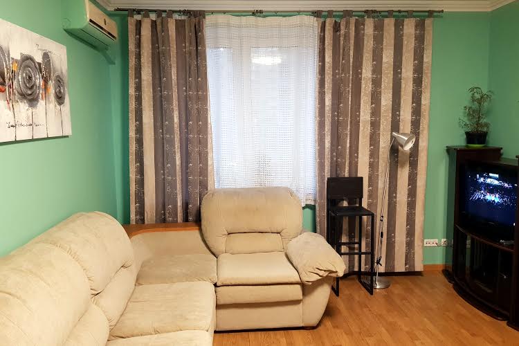 Продам квартиру Феодосійський пров., 14, Голосіївський р-н, Київ, Деміївська (M)  1 кімната, 4 поверх 23-пов., українська цегла  87 000 $  2 159 $/м²