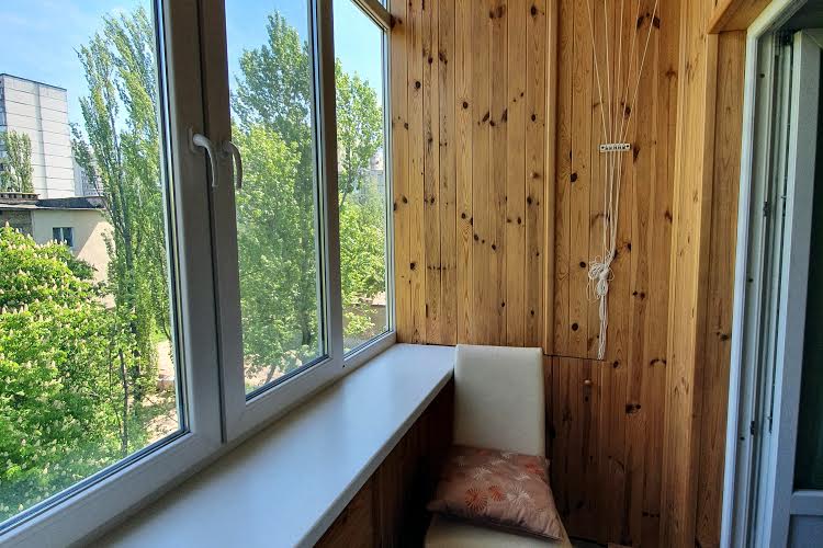 Продам квартиру Кольцова бульв., 20, Святошинський р-н, Київ, Микільська Борщагівка  2 кімнати, 5 поверх 5-пов., стара панель  45 000 $  977 $/м²