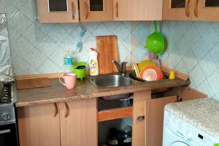 Продам квартиру Володимира Покотила вул. (Картвелішвілі), 3б, Святошинський р-н, Київ  2 кімнати, 5 поверх 5-пов., стара цегла  46 500 $ 