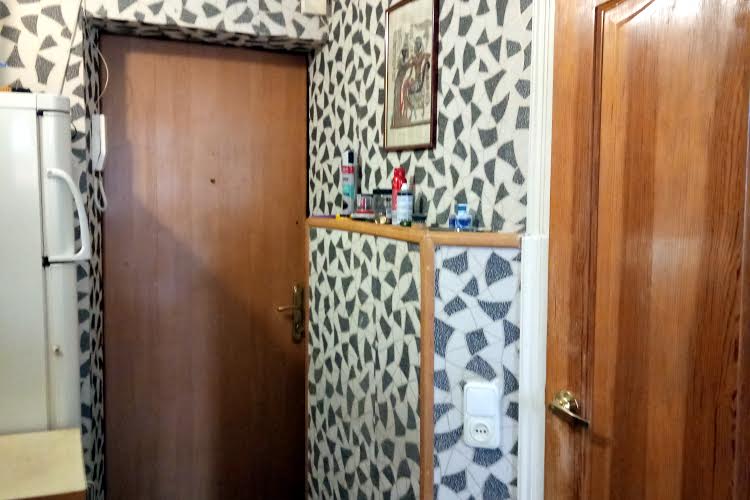 Продам квартиру Роллана Ромена бульв., 14, Святошинський р-н, Київ, Святошин (M)  1 кімната, 1 поверх 9-пов., типова панель  32 500 $  1 145 $/м²
